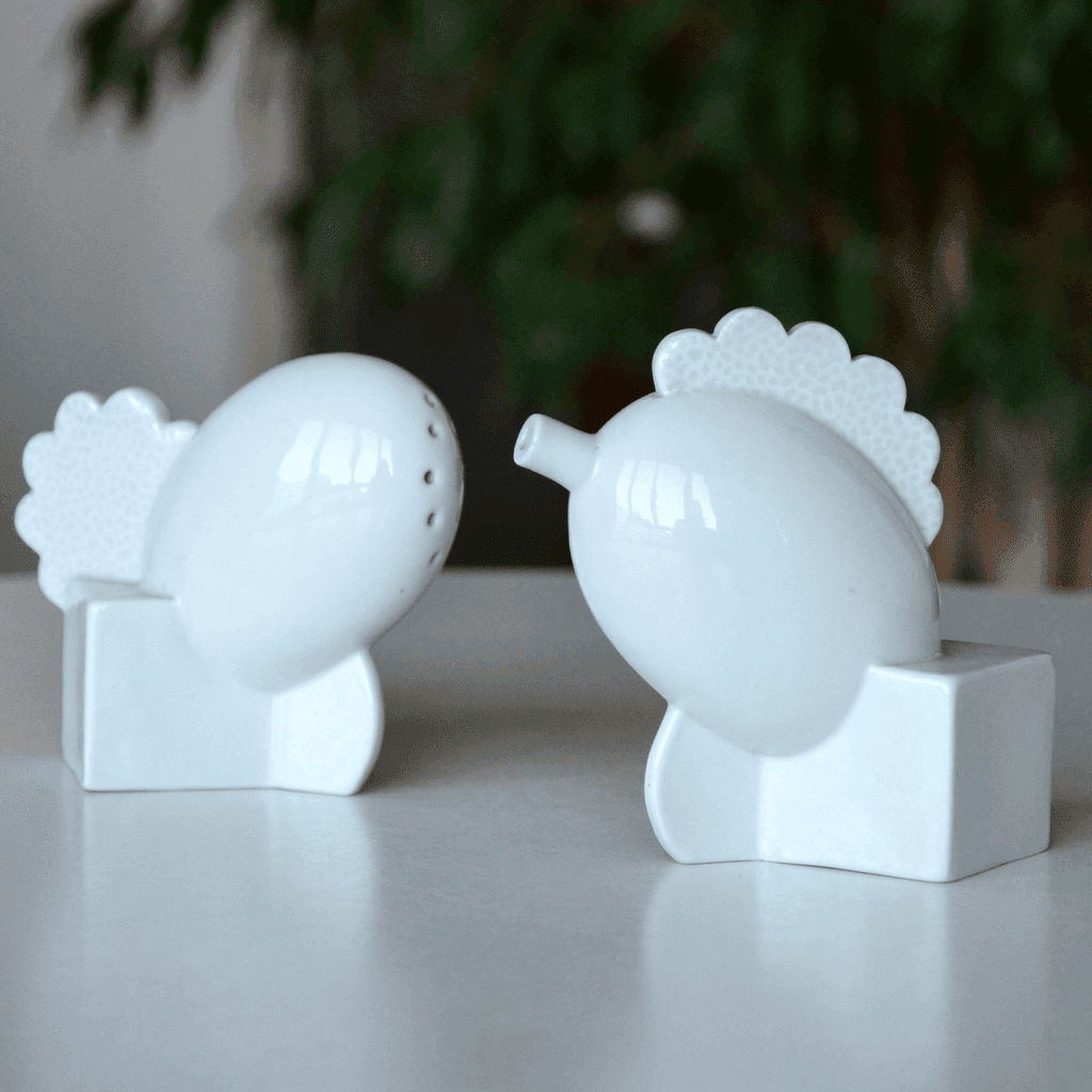 Ontario and Michigan salt + pepper shakers - Image 1 of 2