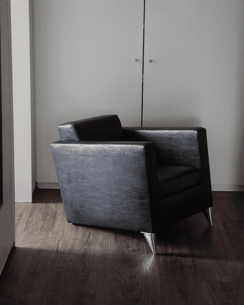 Len Niggelman armchair - Image 1 of 4