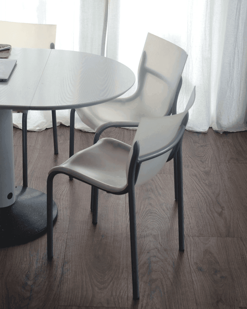 Cheap Chic chairs (10) - Image 1 of 5