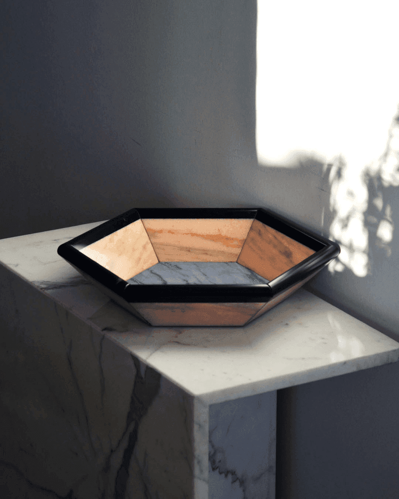 Formella Marble Center Piece - Image 1 of 1